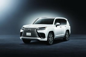 Az új Lexus LX *A kép a Toyota Motor Corporation engedélyével készült. A kép újranyomása vagy más módon történő felhasználása a Toyota Motor előzetes engedélye nélkül szigorúan tilos.