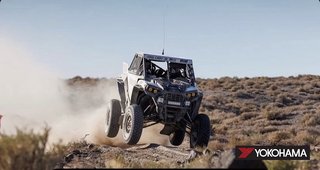 [Translate to Spanish:] Max Eddy’s UTV racing to victory in the UTV N/A Pro class 