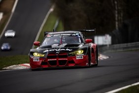 Der BMW M4 GT3 mit der Startnummer 34 auf dem Weg zum Sieg in der zweiten Runde der diesjährigen NLS