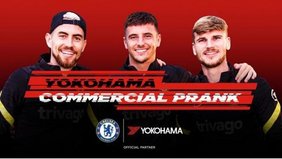Chelsea FC játékosok a videóban (balról jobbra): Jorginho, Mason Mount, and Timo Werner