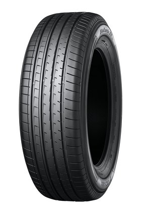 BluEarth-XT AE61 *Die auf dem Foto gezeigten Reifen unterscheiden sich in der Größe von denen, die auf dem YARIS CROSS installiert sind