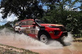 Toyota Fortuner SUV (#121), which finished in 2nd place