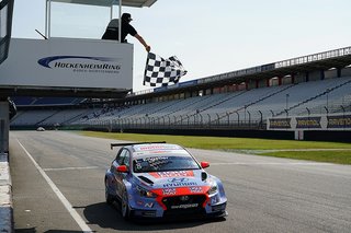 [Translate to Portuguese:] Luca Engstler is TCR Germany Champion_Picture_ADAC Motorsport_Gruppe C Photography